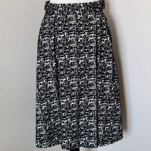Black & White Abstract Print Wide Pleat Buckle Detail Full Skirt